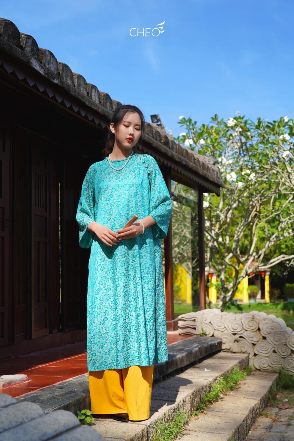Áo dài lụa Xanh biếc