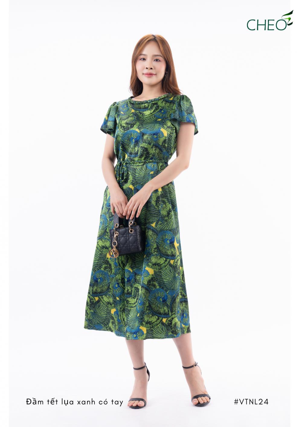 Đầm tết lụa xanh có tay