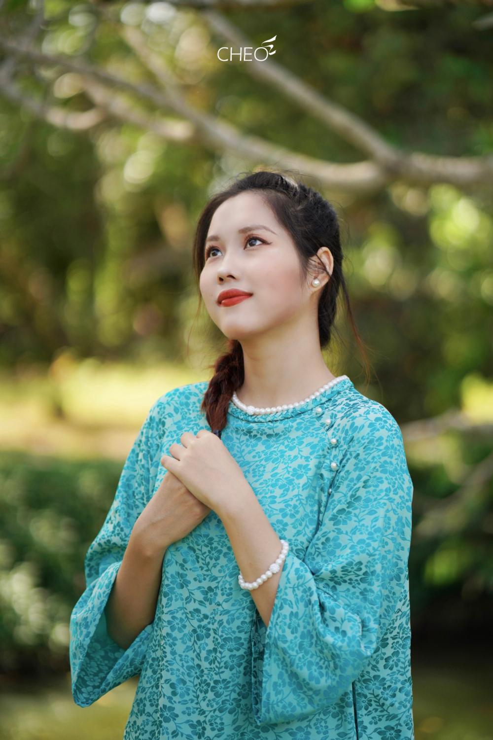 Áo dài lụa Xanh biếc