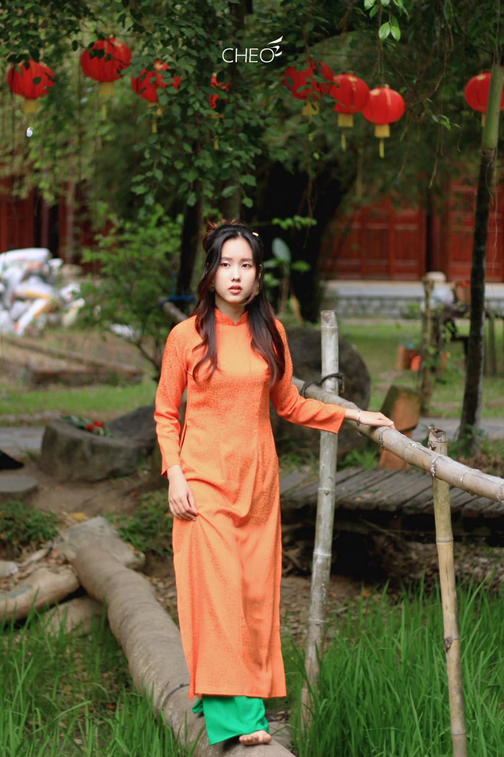 Áo dài Lụa Cam đậm