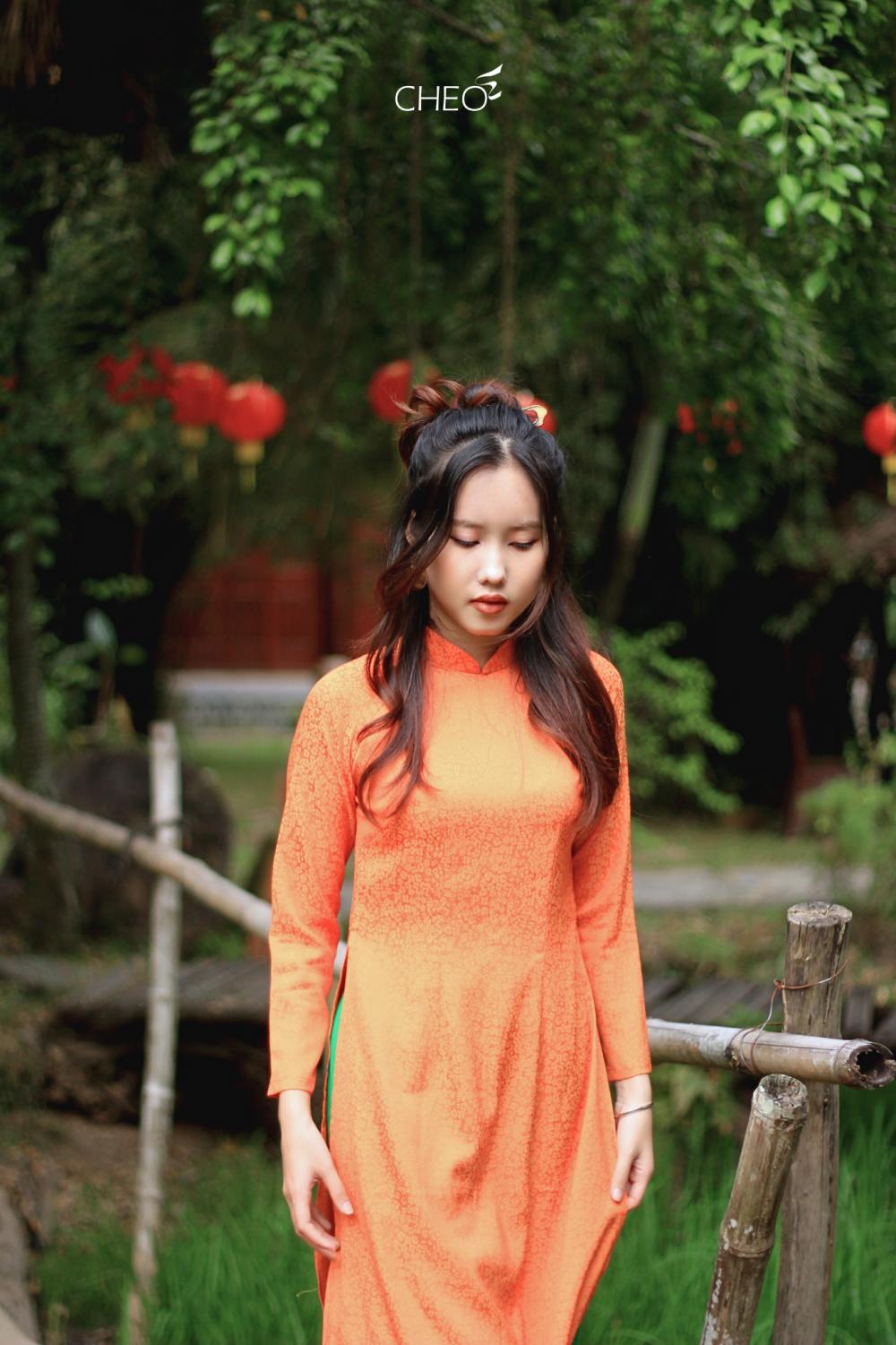 Áo dài Lụa Cam đậm