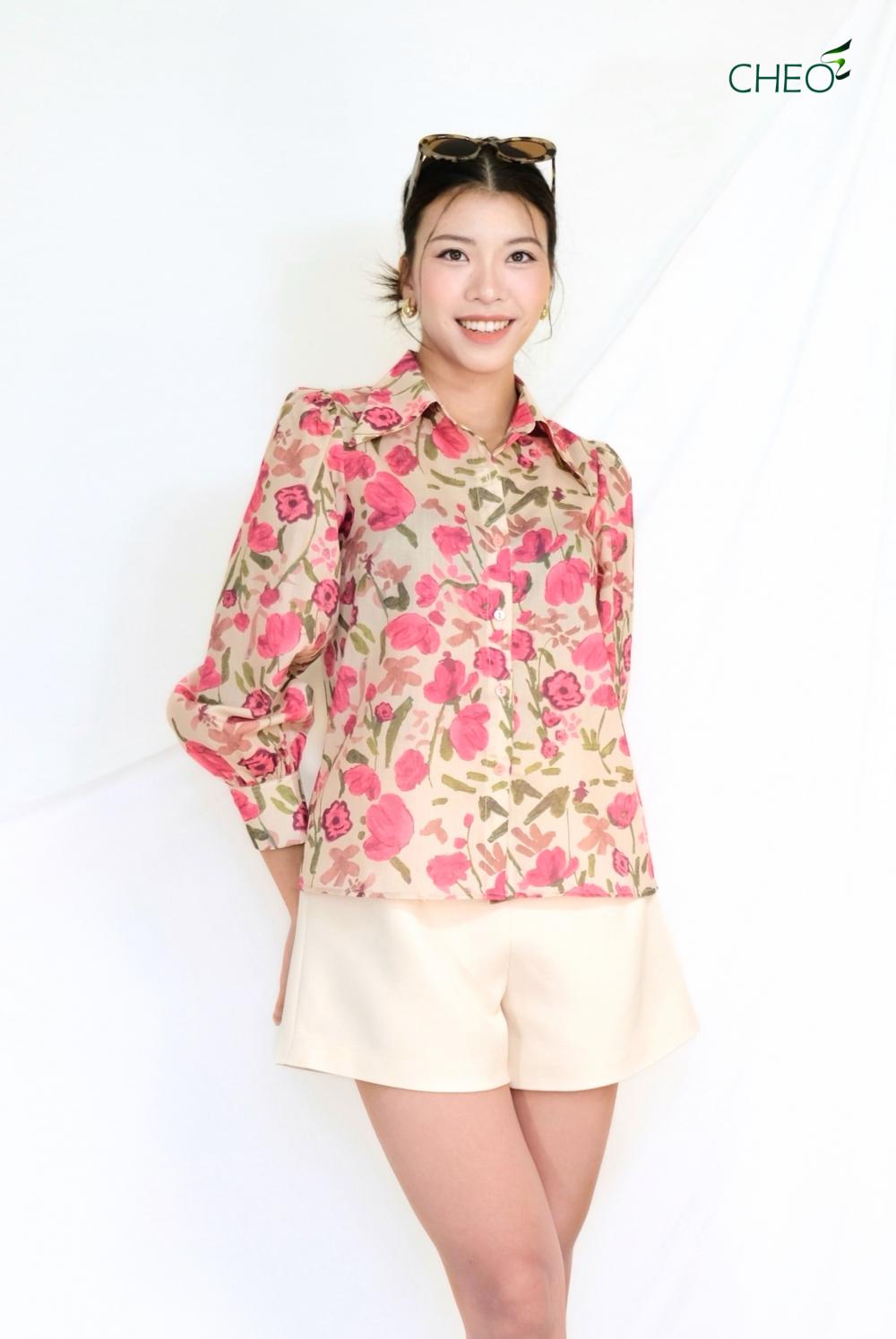 Sơ mi Thô Hoa hồng nền be