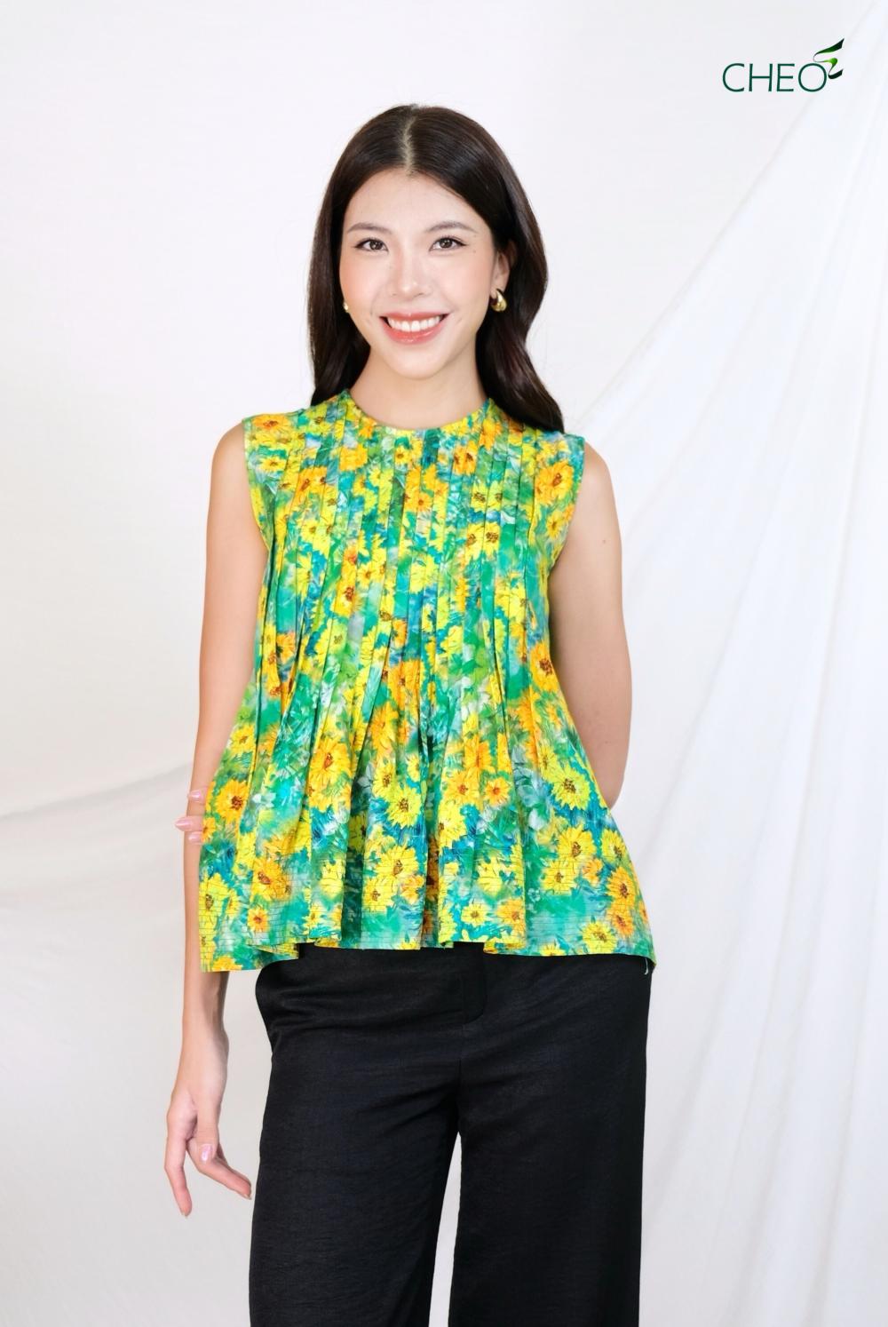 Áo xoè hoa Vàng nền xanh