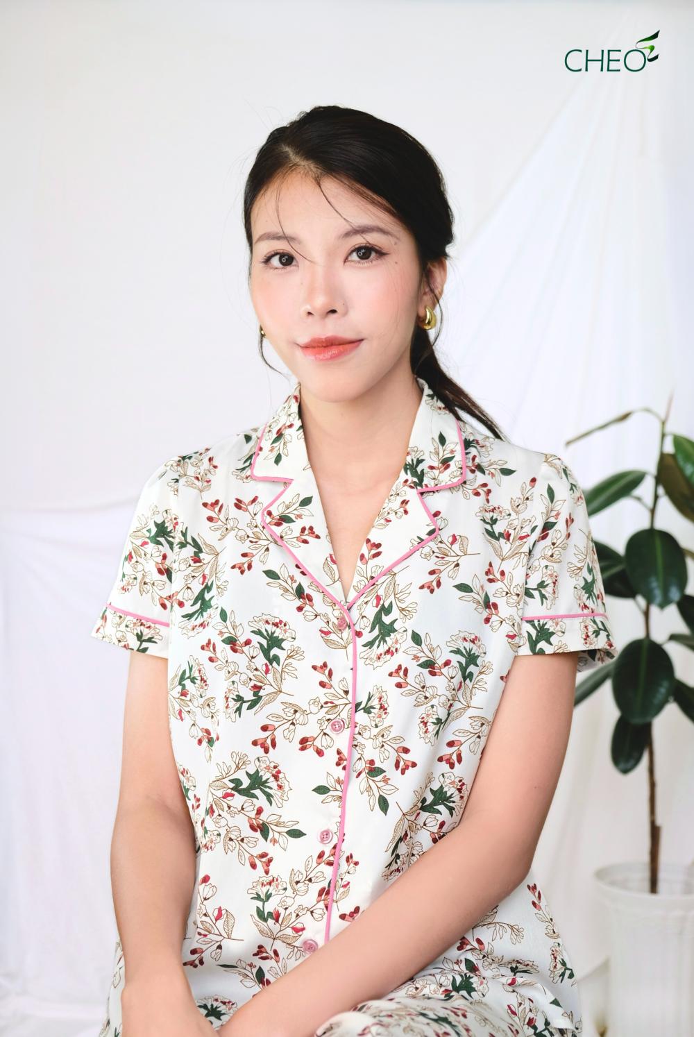Bộ đồ ngủ Hoa nhí viền