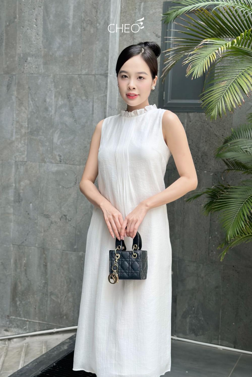 Váy xếp cổ A tơ trắng trơn