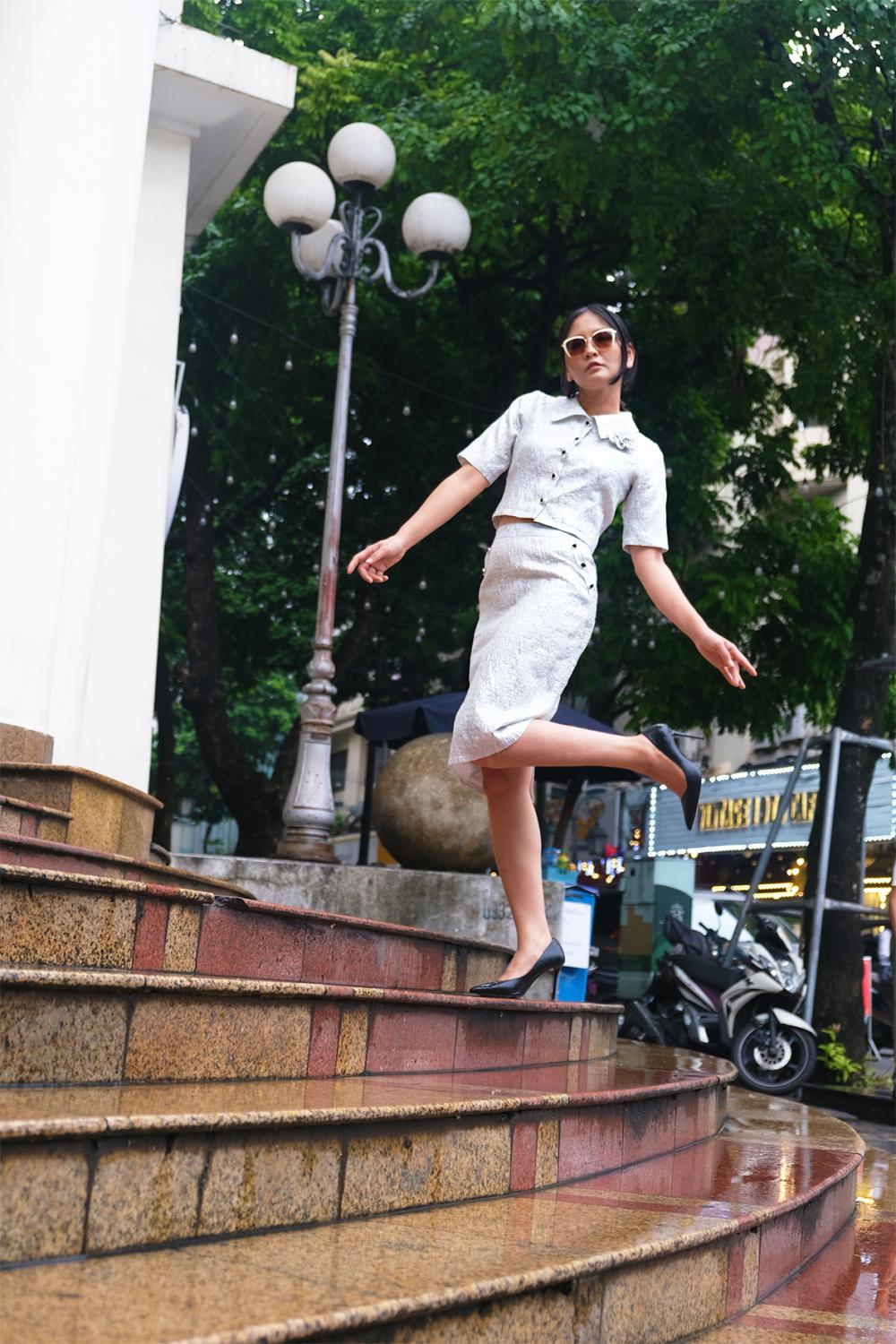 BỘ JUYP ÔM VÀ ÁO VEST TRẮNG