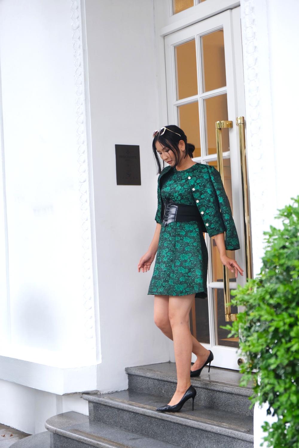 Váy gấm xanh 