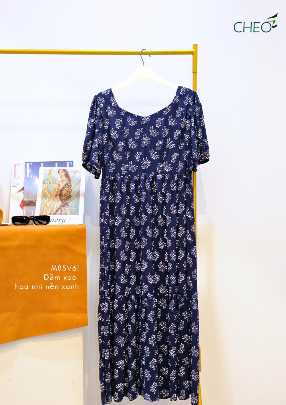 Đầm xoè hoa nhí nền xanh