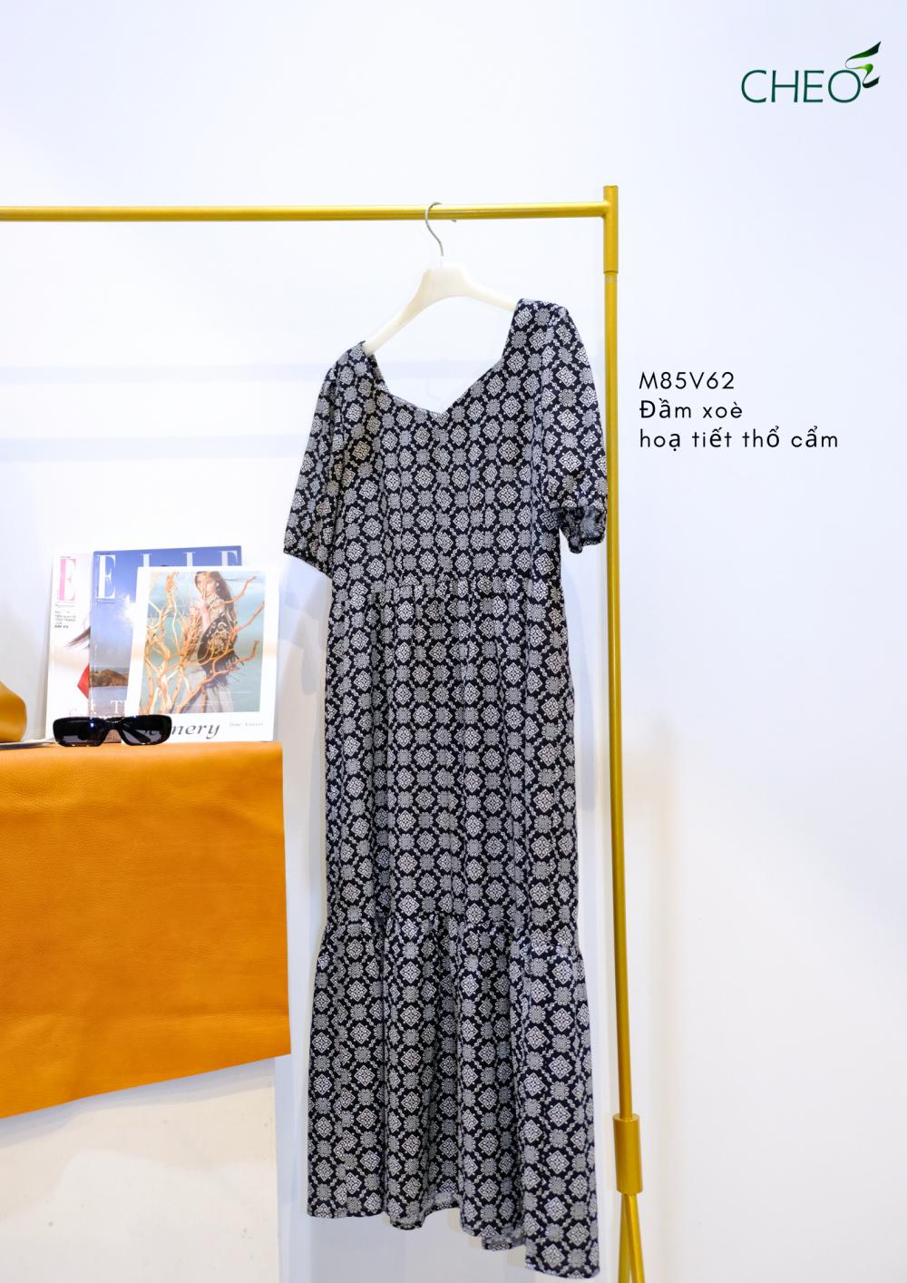 Đầm xoè hoạ tiết thổ cẩm